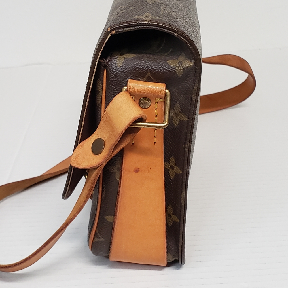 Authentic Louis Vuitton Cartouchiere MM Monogram Crossbody Bag 319-100825 - Picture 4 of 16